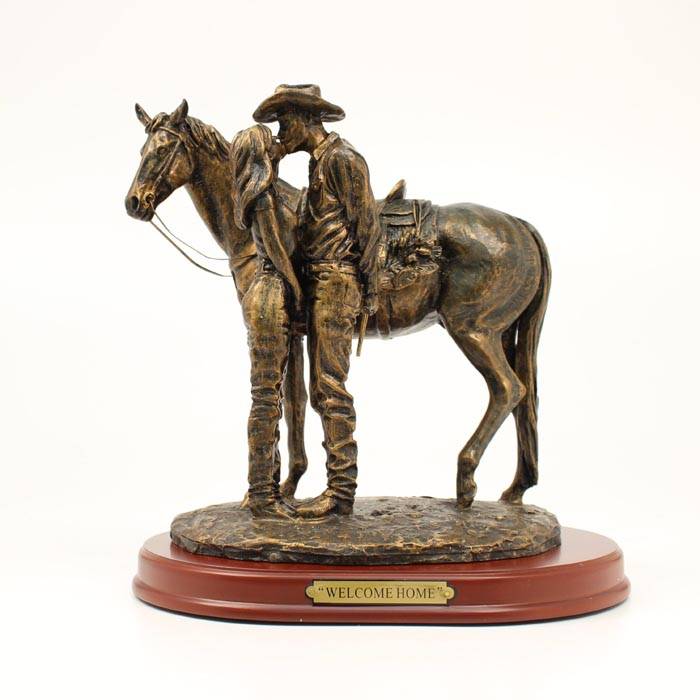 Western Moments Welcome Home Statue