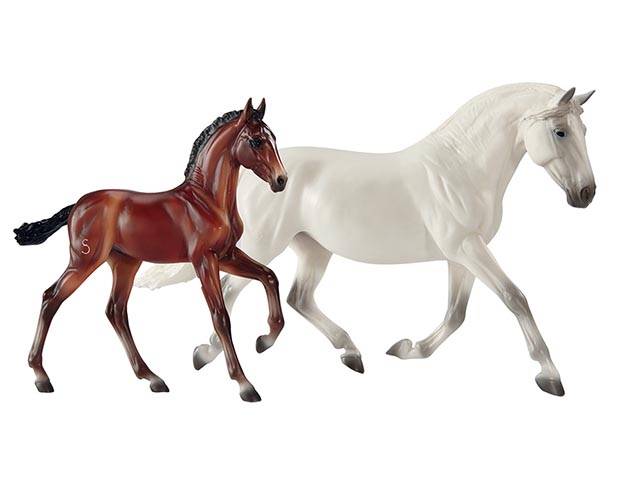 Breyer Traditional Fantasia Del C and Gozosa