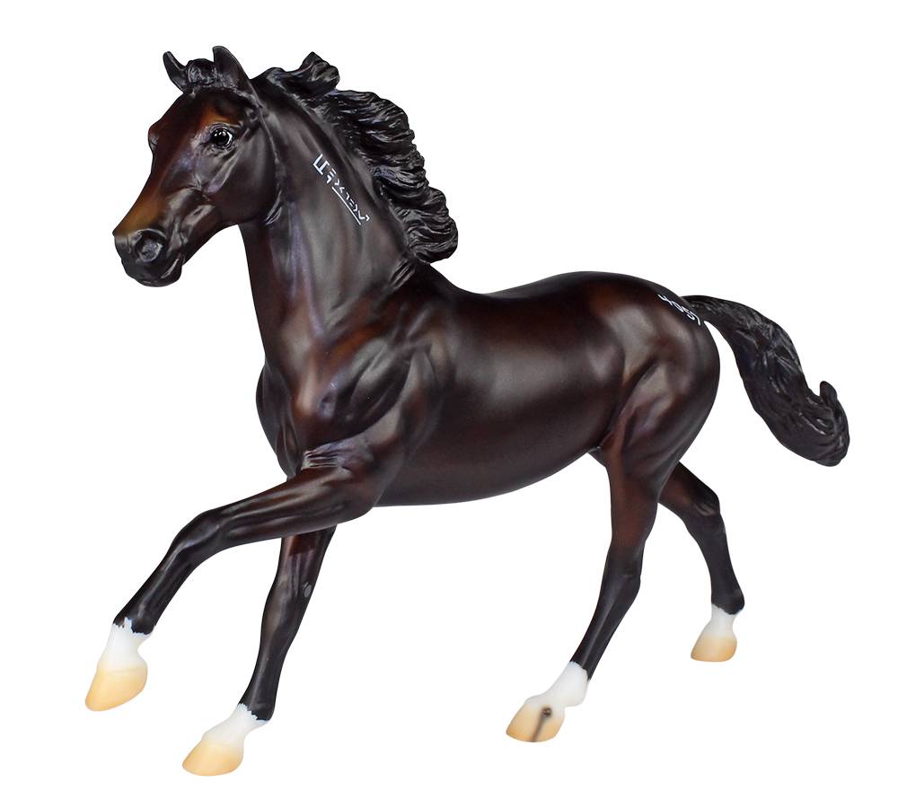 Breyer Traditional Series Cobra - Champion Dresage Mustang