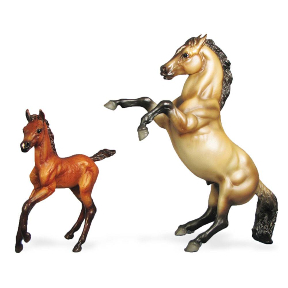 Breyer Santiago and Salvador Set