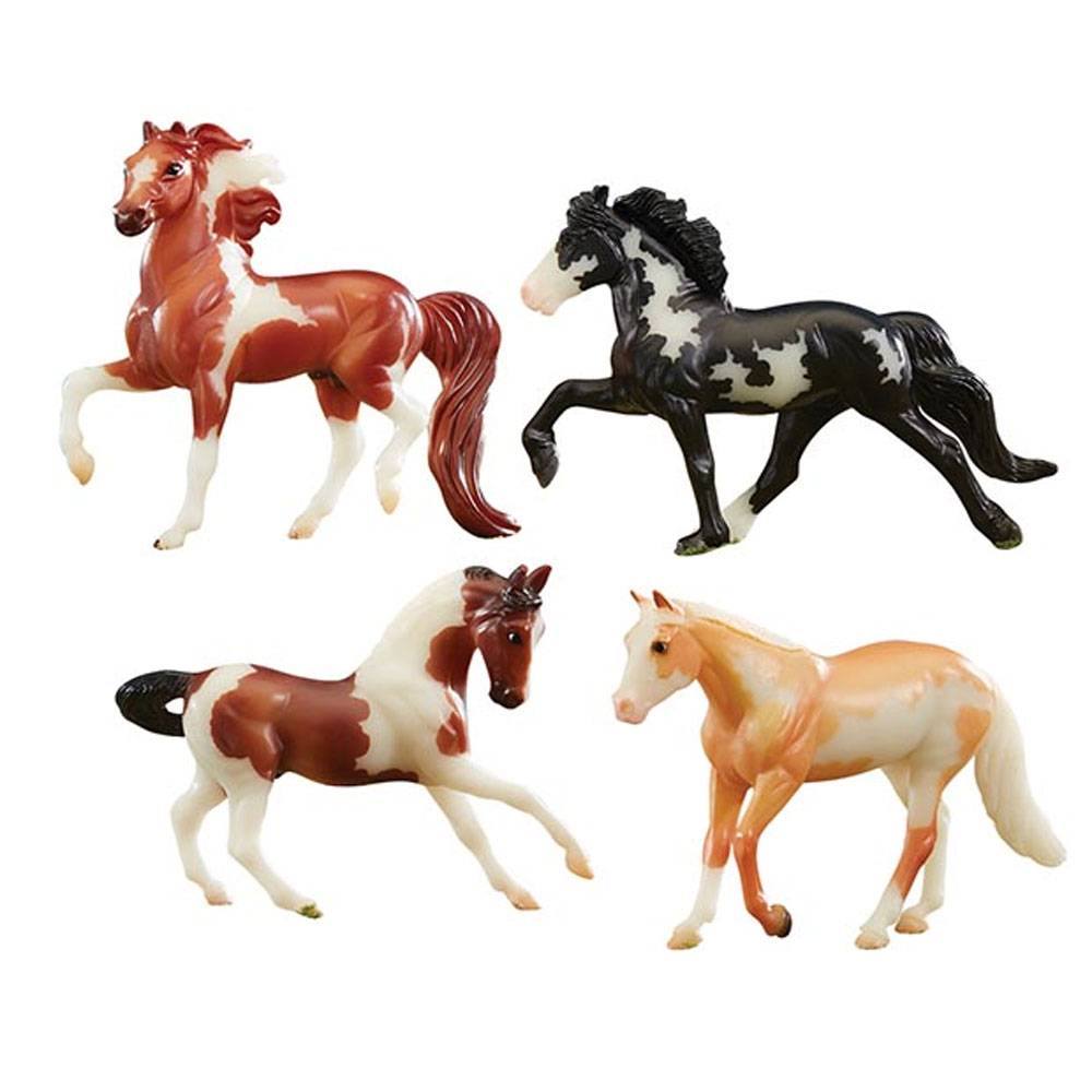 Breyer Stablemates Glow in The Dark 4 Horse Set