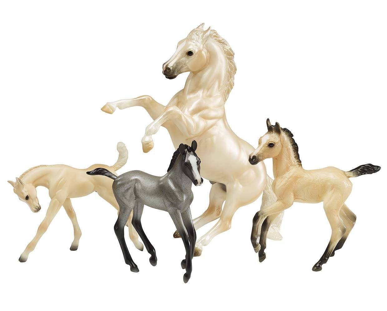 Breyer Clouds Legend 2019 Gift Set